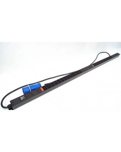 Блок розеток, вертикальный черн Hyperline (SHE-20IEC-4BIEC-32-3PVB) в Оренбурге Блоки розеток Pintop.ru